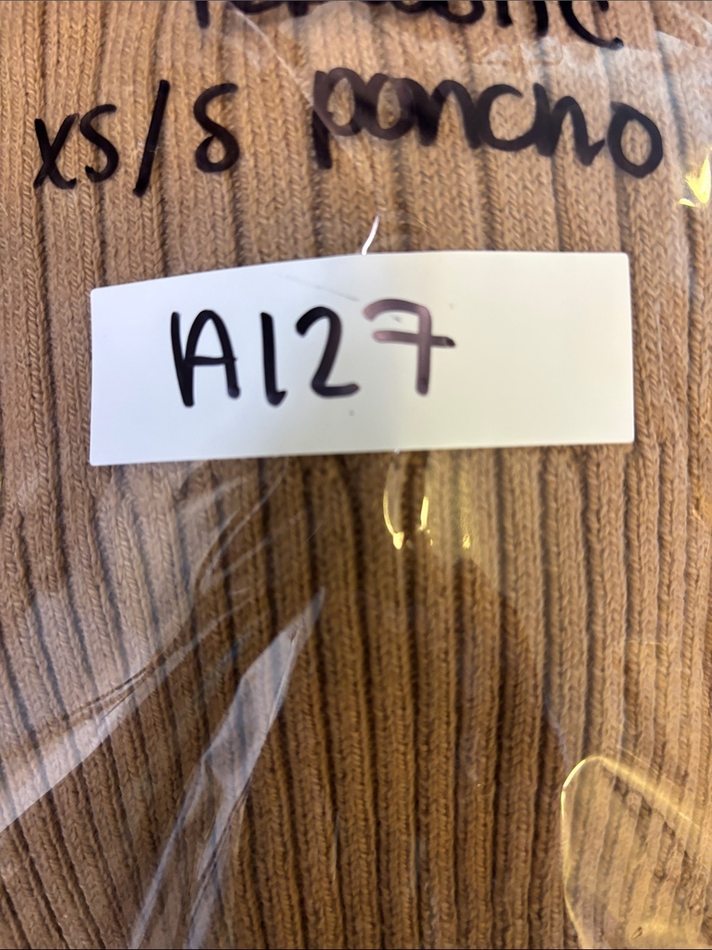 Stunning Banana Republic Camel Ribbed Knit Top See Measurements - Picture 8 of 8